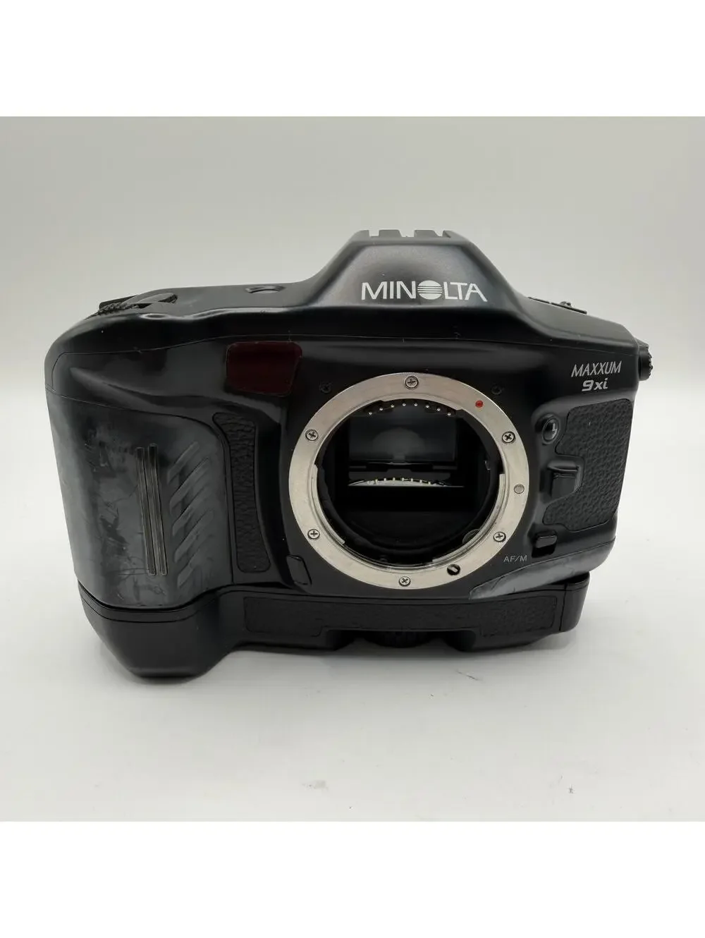 Minolta Camera Maxxum 9Xi 35mm SLR Film Camera Set Vintage